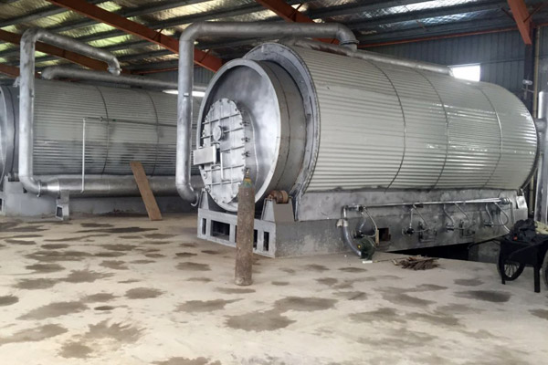 廢機(jī)油煉油設(shè)備的工作溫度及技術(shù)特點(diǎn) 廢機(jī)油煉油設(shè)備的工作溫度及技術(shù)特點(diǎn)